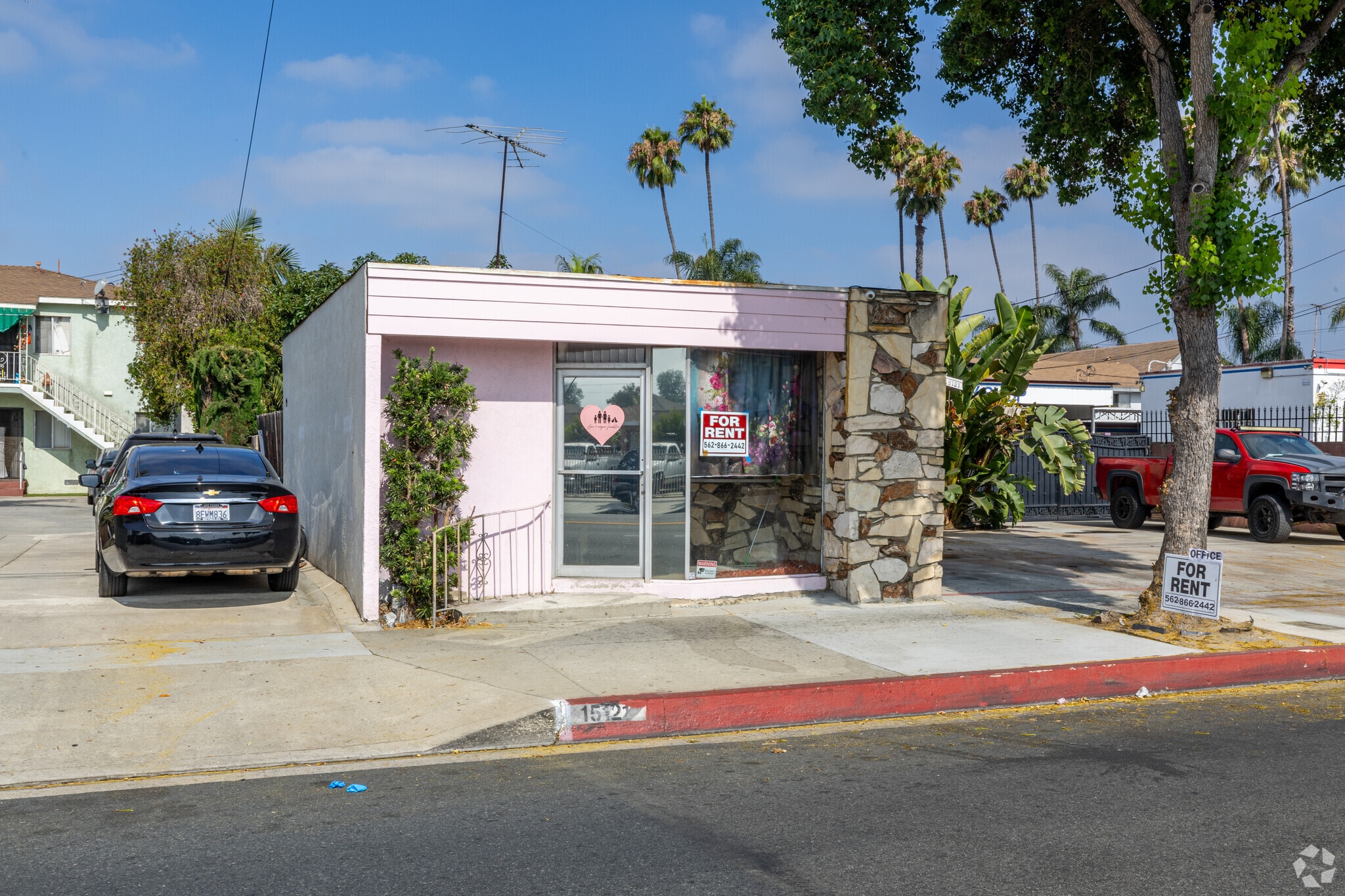 15121 Clark Ave, Bellflower, CA à vendre Photo principale– Image 1 sur 2