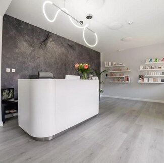 Plus de détails pour 538 Chiswick High Rd, Londres - Local commercial à louer