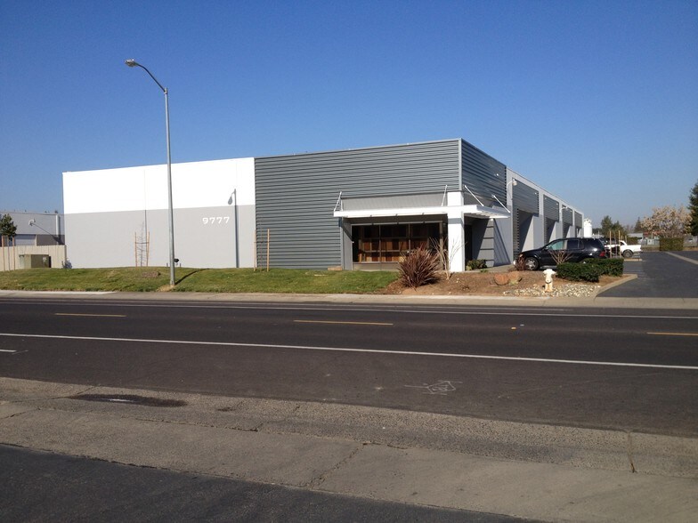 9777 Business Park Dr, Sacramento, CA à vendre - Photo de l’immeuble – Image 2 sur 4