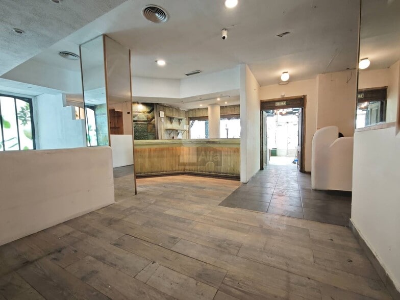 Immeuble residentiel dans Madrid, Madrid à vendre - Photo intérieure – Image 1 sur 2