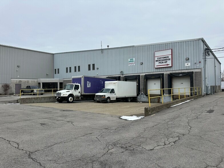 2335 Union Rd, Cheektowaga, NY à louer - Photo de l’immeuble – Image 3 sur 18