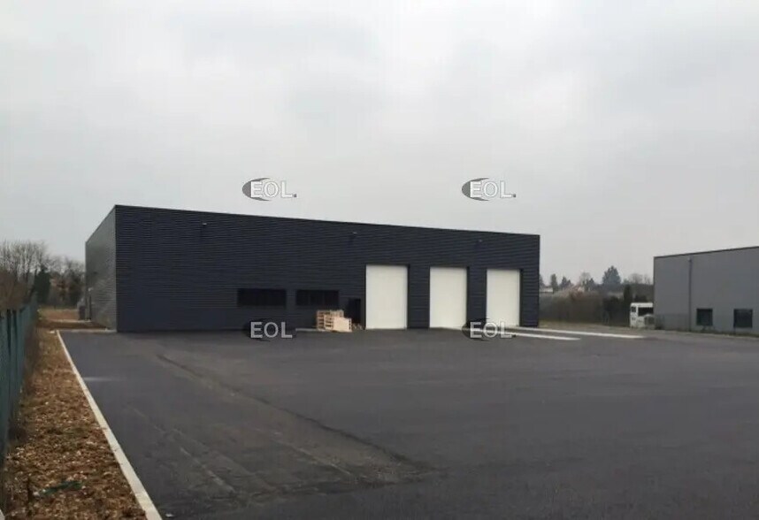 Industriel/Logistique dans Janneyrias à louer - Photo de l’immeuble – Image 1 sur 6