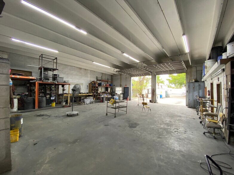 5614 Dawson St, Hollywood, FL à louer - Photo de l’immeuble – Image 2 sur 8