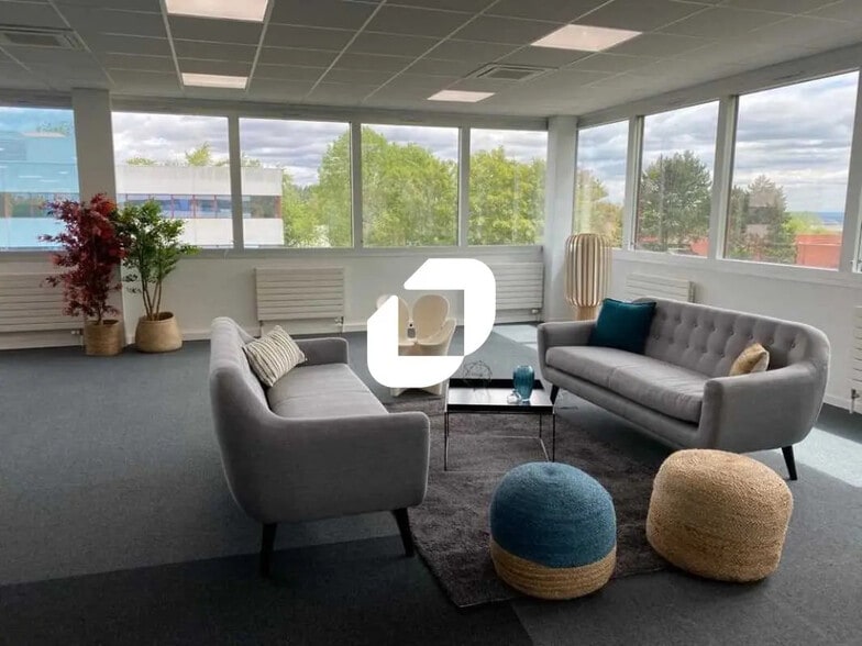 Bureau dans Cergy à louer - Photo de l’immeuble – Image 3 sur 28