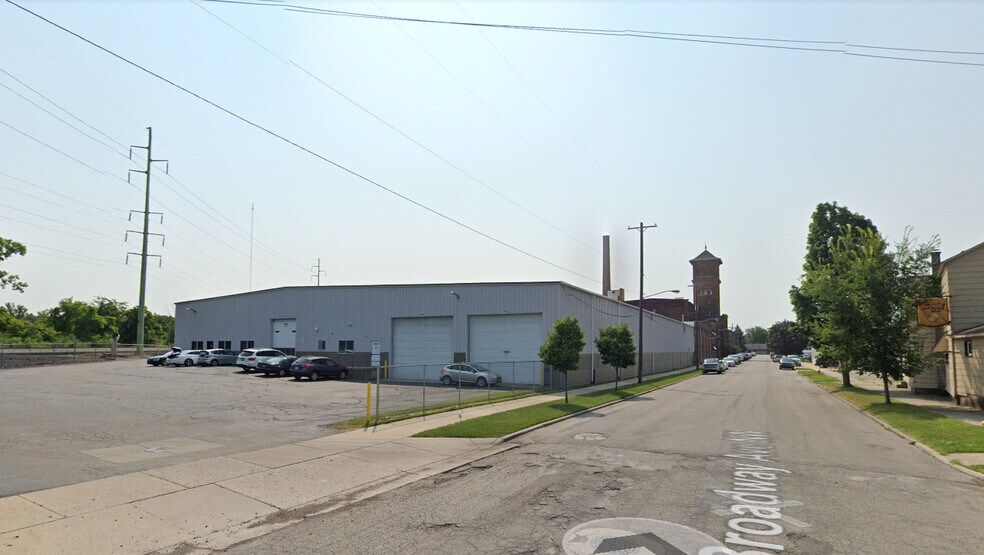 1642 Broadway Ave NW, Grand Rapids, MI à louer - Photo de l’immeuble – Image 2 sur 5
