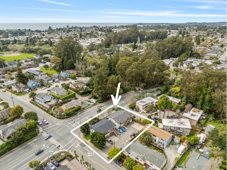 2945 Capitola Rd, Santa Cruz, CA à vendre - Photo de l’immeuble – Image 2 sur 11