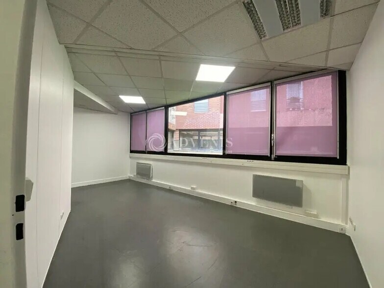 Bureau dans Le Kremlin-Bicêtre à louer - Photo intérieure – Image 3 sur 12