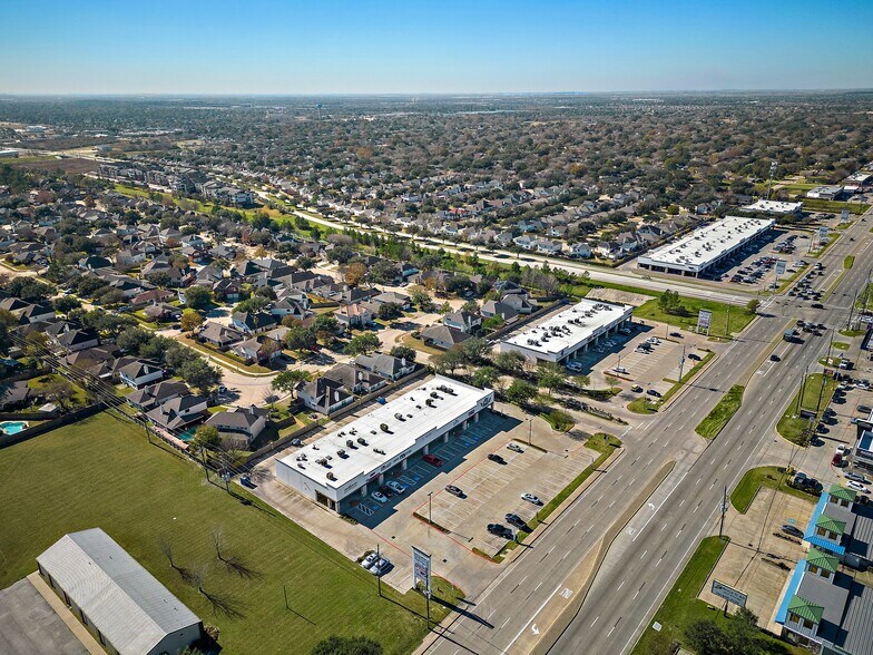 17301-17319 FM 529 Rd, Houston, TX à louer - Photo de l’immeuble – Image 2 sur 16