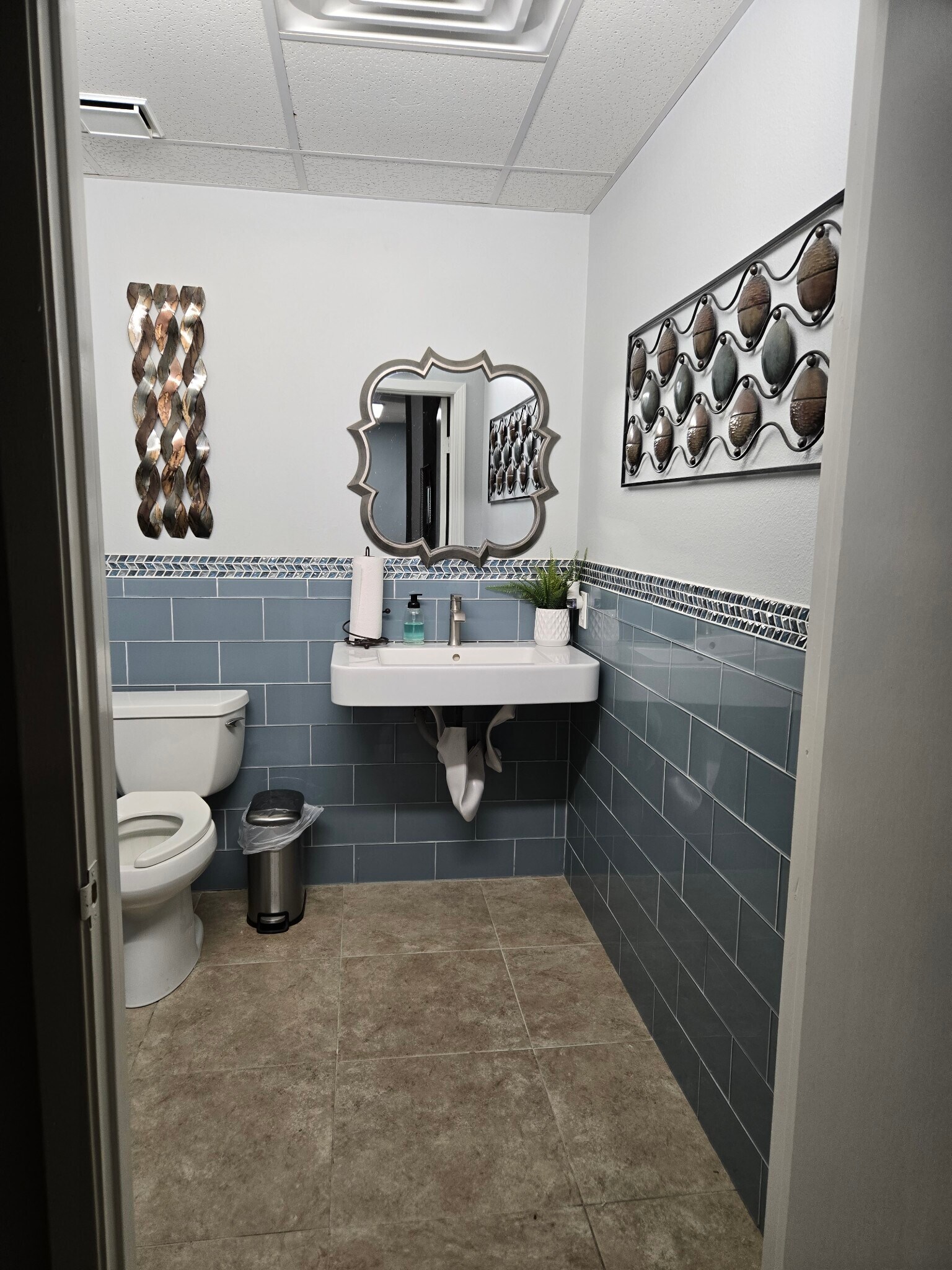 1312 E Common St, New Braunfels, TX à louer Photo de l’immeuble– Image 1 sur 6