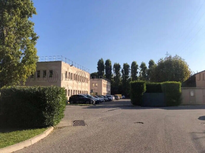 Bureau dans La Penne-sur-Huveaune à louer - Photo de l’immeuble – Image 2 sur 17