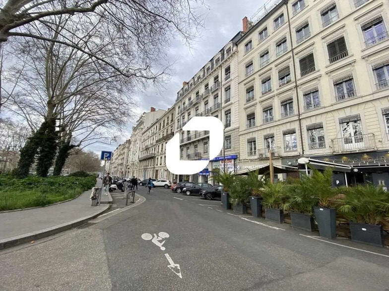 Bureau dans Lyon à louer - Photo de l’immeuble – Image 1 sur 11