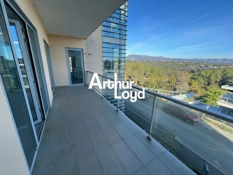 Bureau dans SOPHIA ANTIPOLIS à louer - Photo de l’immeuble – Image 2 sur 14