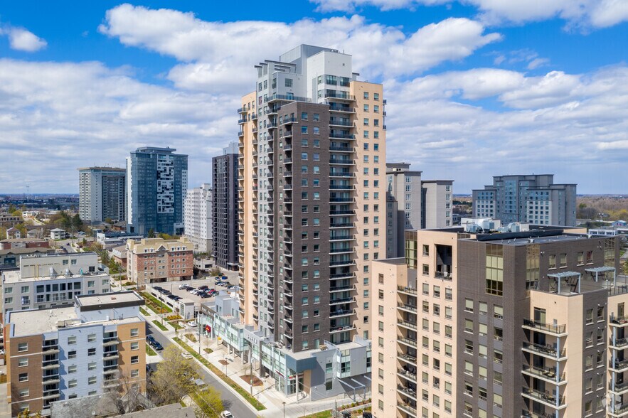 318 Spruce St, Waterloo, ON à vendre - Photo de l’immeuble – Image 2 sur 4