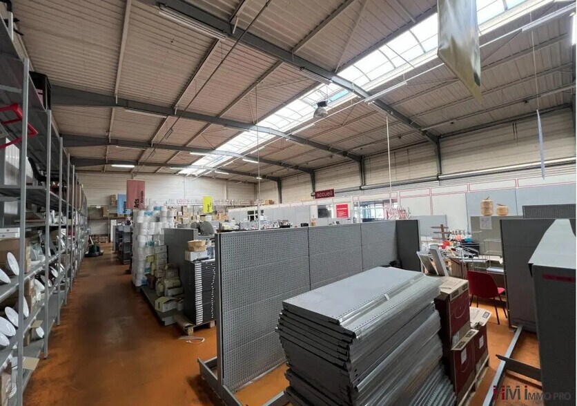 63 Boulevard Industriel, Sotteville-lès-Rouen à louer - Photo de l’immeuble – Image 3 sur 10