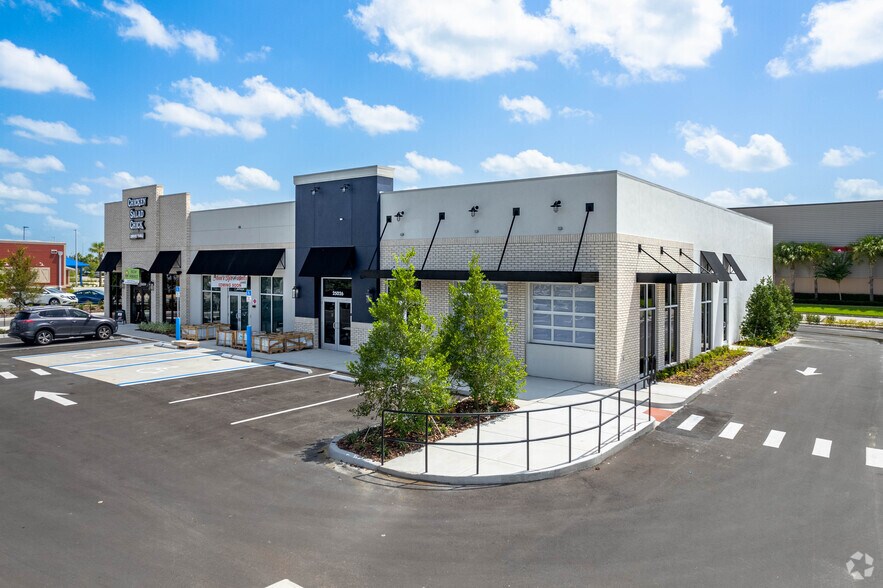 25038 Wesley Chapel Blvd, Lutz, FL à louer - Photo de l’immeuble – Image 3 sur 4