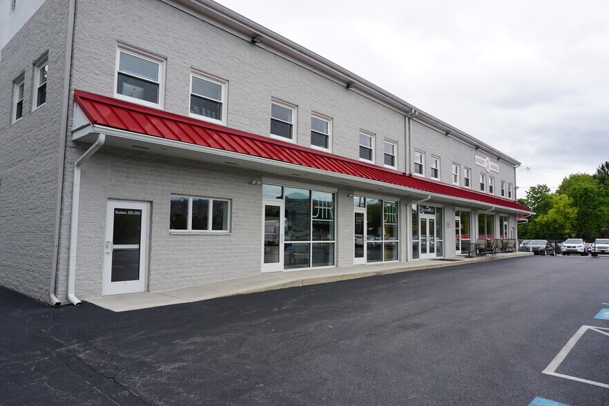 6 Berkeley Rd, Devon, PA à louer - Photo principale – Image 1 sur 5