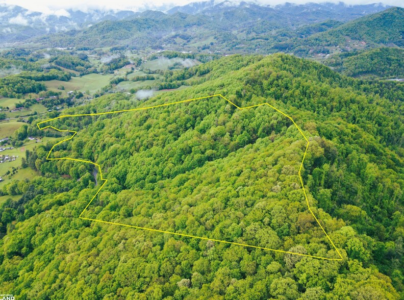 00 Mountain Air dr, Burnsville, NC à vendre - Photo principale – Image 1 sur 24