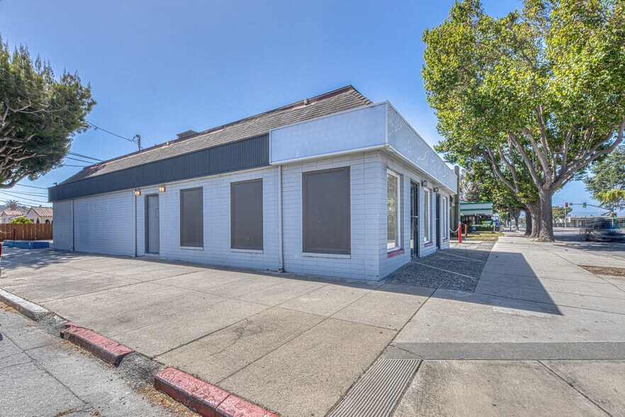 729 S Main St, Salinas, CA à vendre - Photo de l’immeuble – Image 2 sur 27