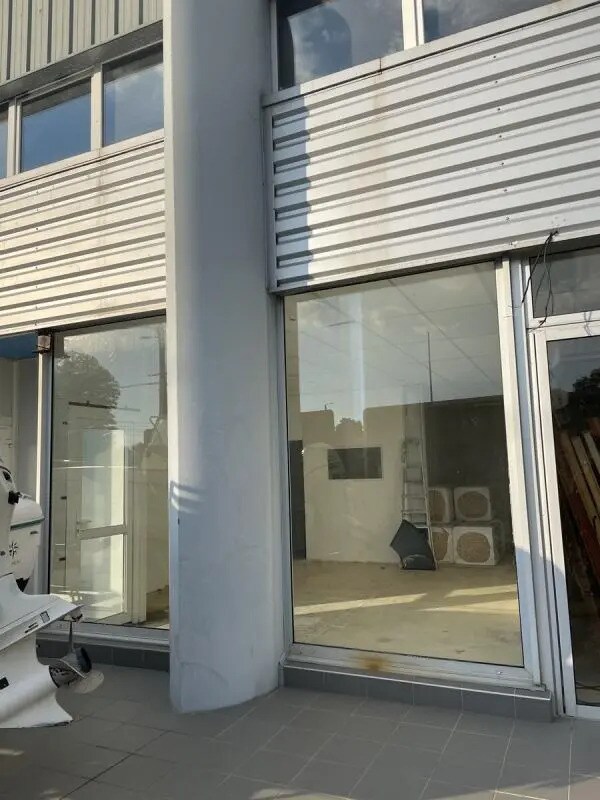 Plus de détails pour Local commercial à vendre