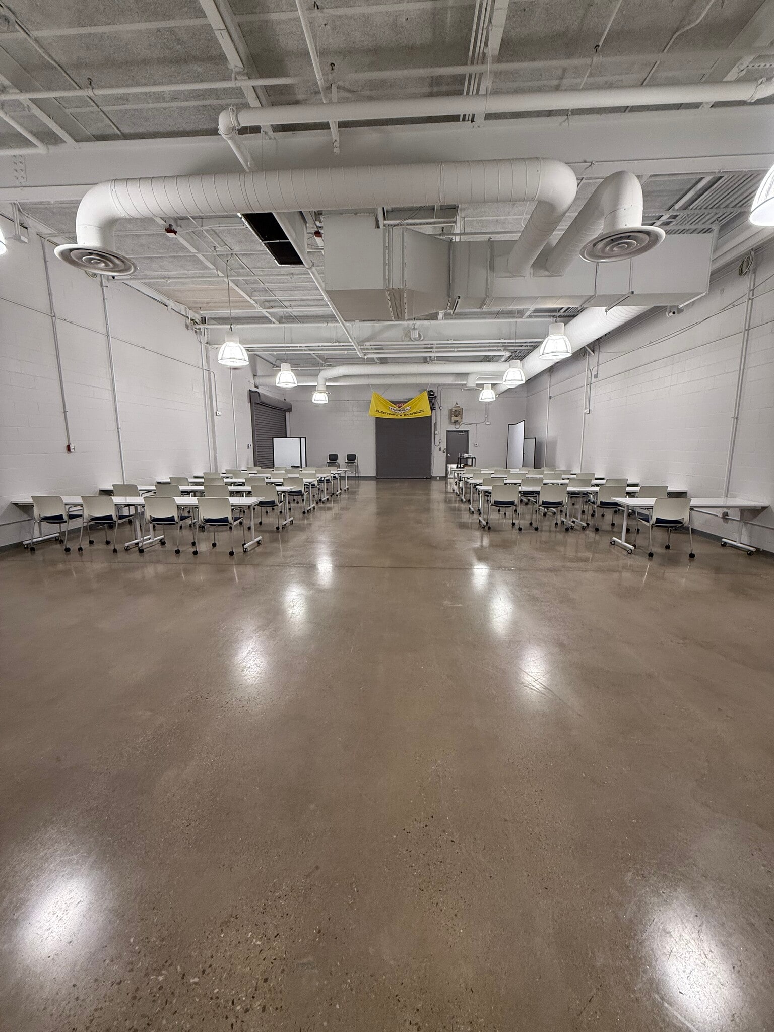 50 Tower Ln, Avon, CT à louer Photo intérieure– Image 1 sur 4