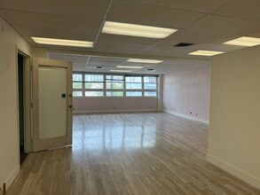 307 Lewers St, Honolulu, HI à louer Photo intérieure– Image 1 sur 14