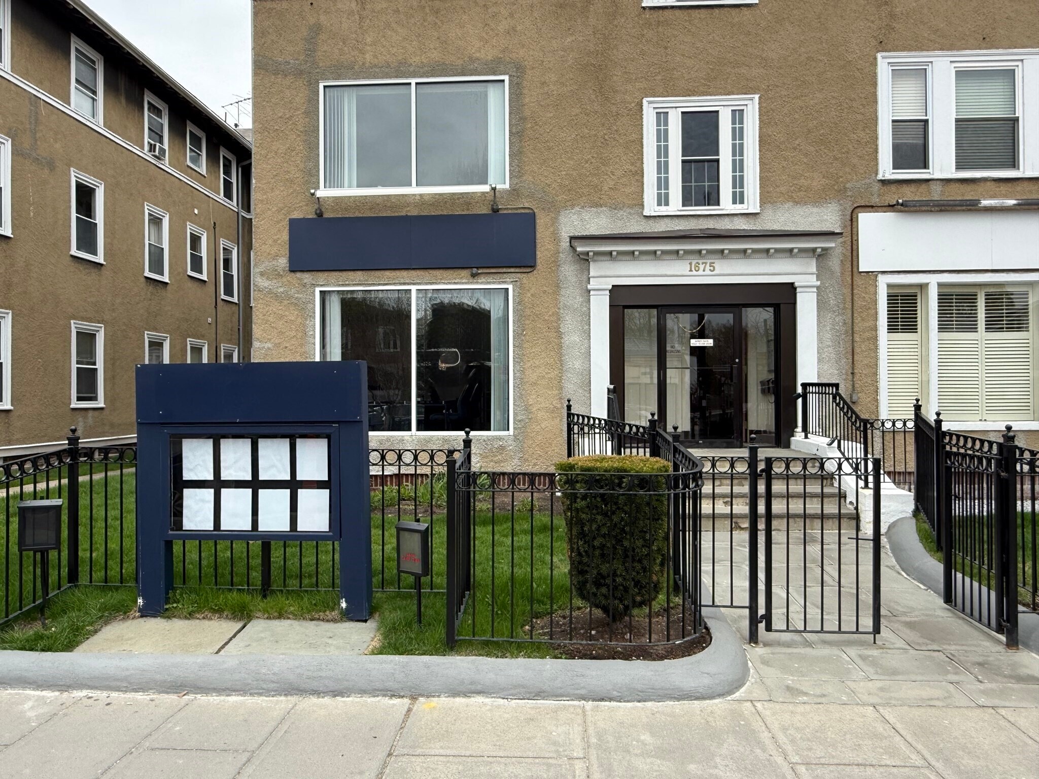 1675-1679 Massachusetts Ave, Cambridge, MA à louer Photo principale– Image 1 sur 12