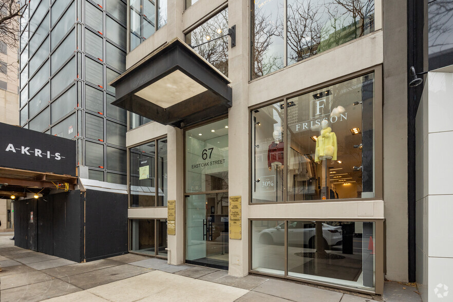 67 E Oak St, Chicago, IL à louer - Photo de l’immeuble – Image 2 sur 4