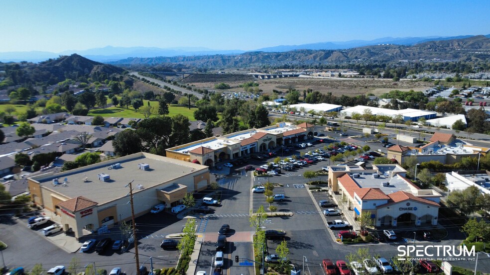 26865-26989 Sierra Hwy, Newhall, CA à louer - Photo de l’immeuble – Image 3 sur 15