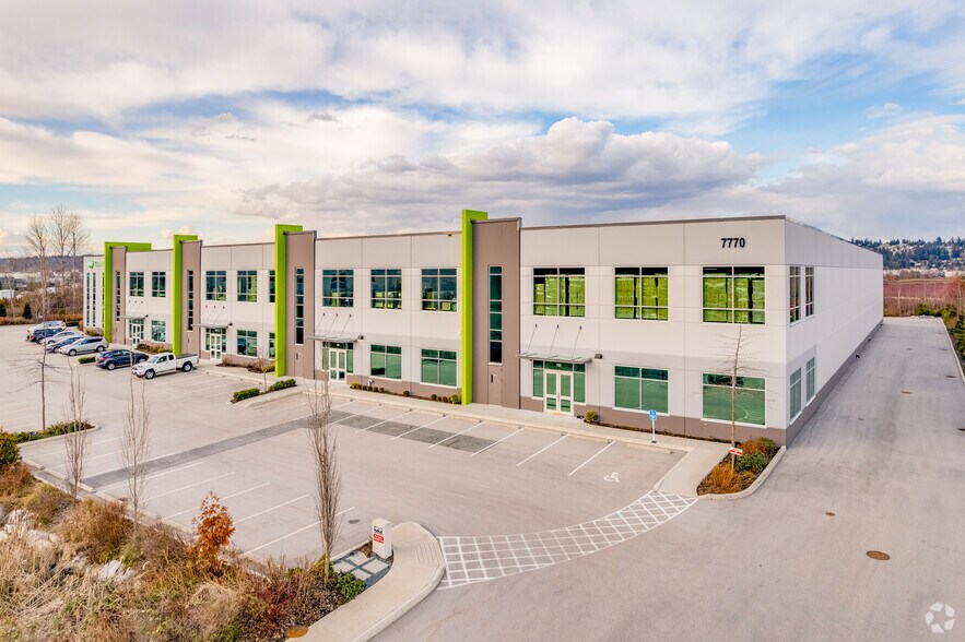 7770 N Fraser Way, Burnaby, BC à louer - Photo de l’immeuble – Image 3 sur 6