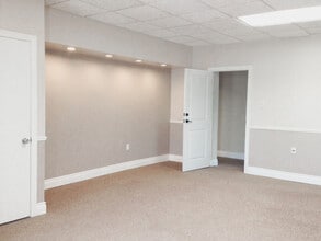 1124 Gainsborough Rd, London, ON à louer Photo intérieure– Image 1 sur 2