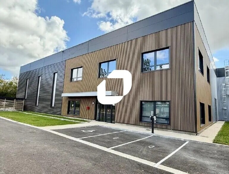 7 Avenue Georges Politzer, Trappes à louer - Photo de l’immeuble – Image 1 sur 17