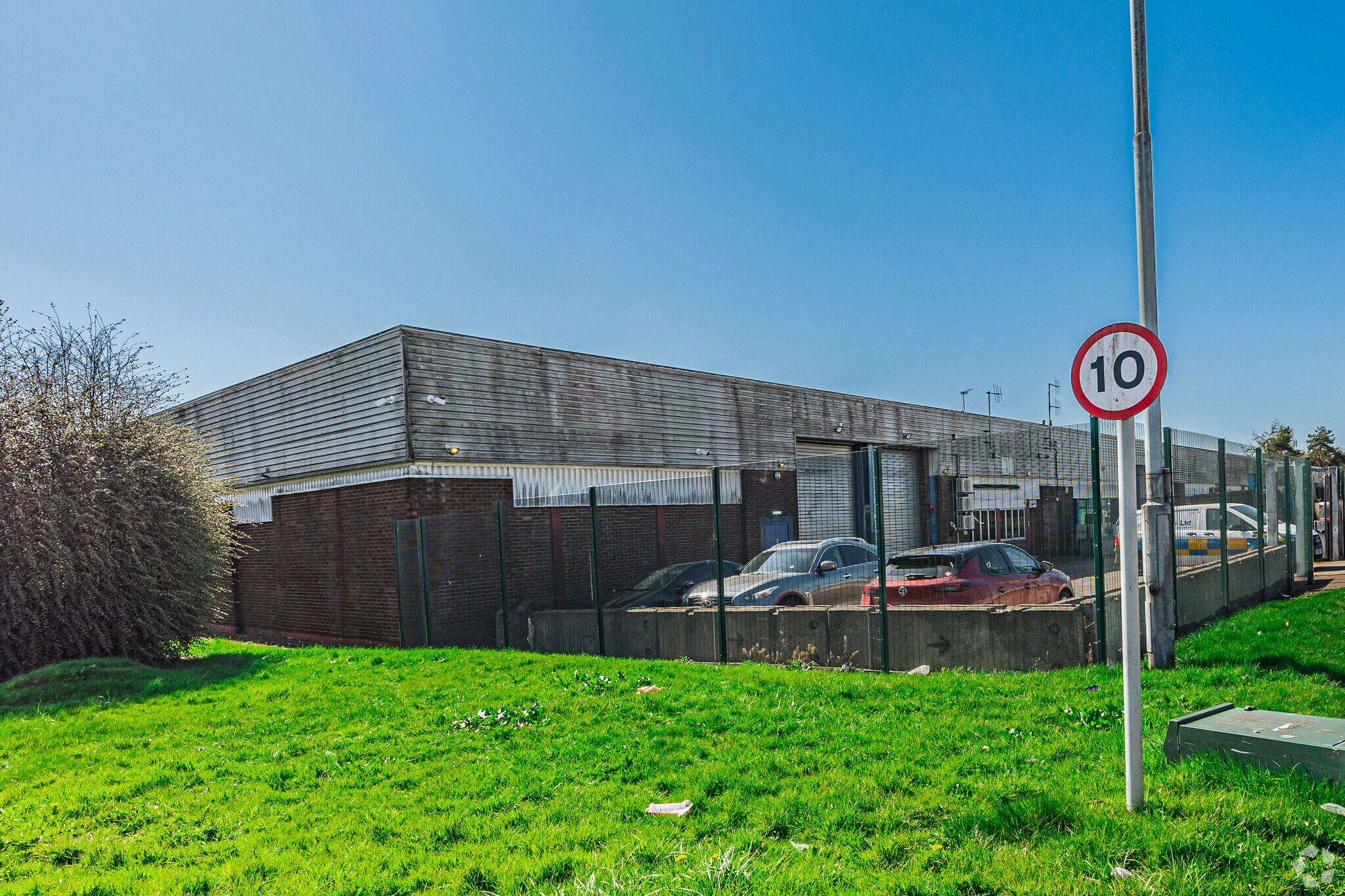 1-8 Freskyn Pl, Broxburn à louer Photo principale– Image 1 sur 11