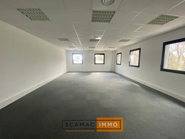 Plus de détails pour Bureau à louer