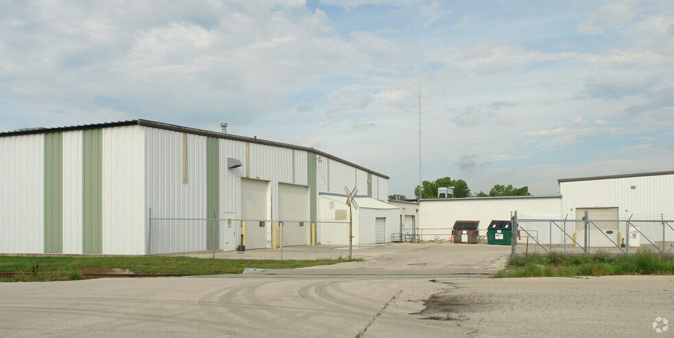 2425 Hutson Rd, Green Bay, WI à louer - Photo de l’immeuble – Image 2 sur 10