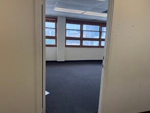 307 Lewers St, Honolulu, HI à louer Photo intérieure– Image 2 sur 9