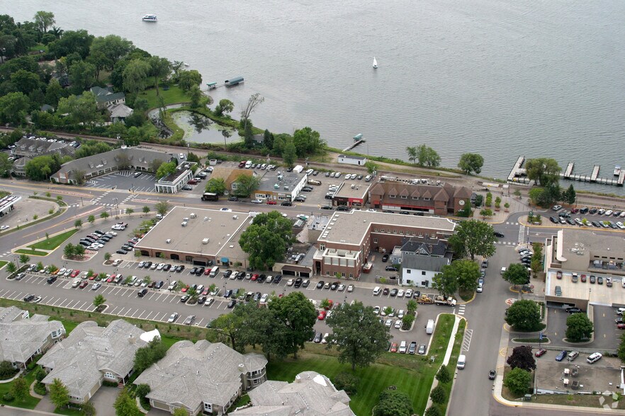 744-810 Lake St E, Wayzata, MN à louer - Aérien – Image 2 sur 17