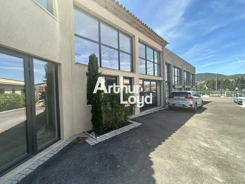 Bureau dans Sainte-Maxime à louer Photo principale– Image 1 sur 6