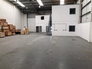 Tom Dando Clos, Normanton à louer Photo intérieure– Image 2 sur 3