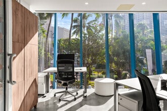 333 Las Olas Way, Fort Lauderdale, FL à louer Photo intérieure– Image 1 sur 3