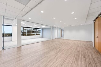 4660 La Jolla Village Dr, San Diego, CA à louer Photo intérieure– Image 2 sur 11