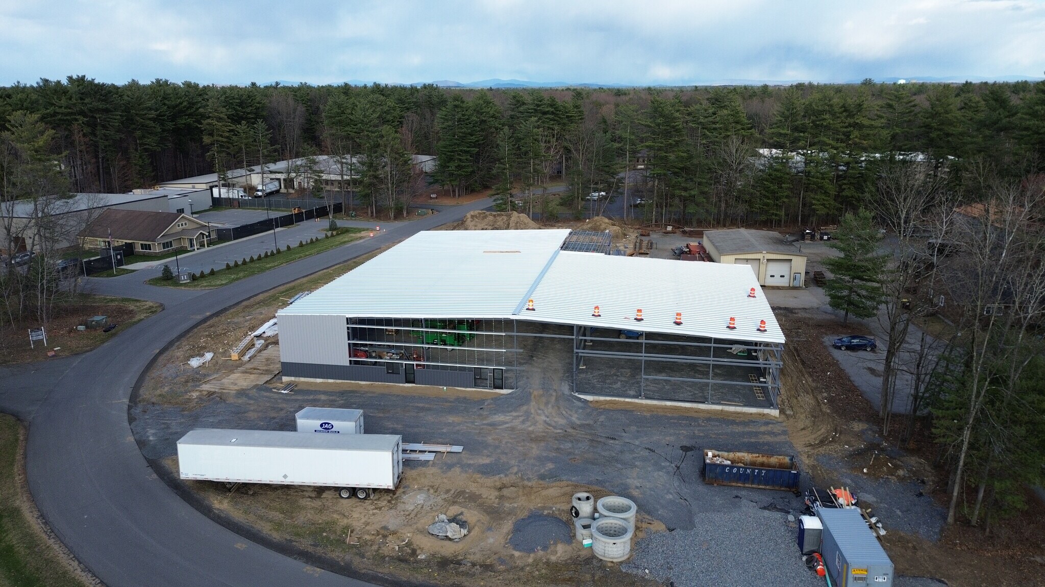 4 Old Stonebreak Rd, Malta, NY à louer Photo principale– Image 1 sur 5