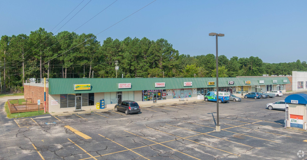 6105-6113 Yadkin Rd, Fayetteville, NC à vendre - Photo principale – Image 1 sur 18
