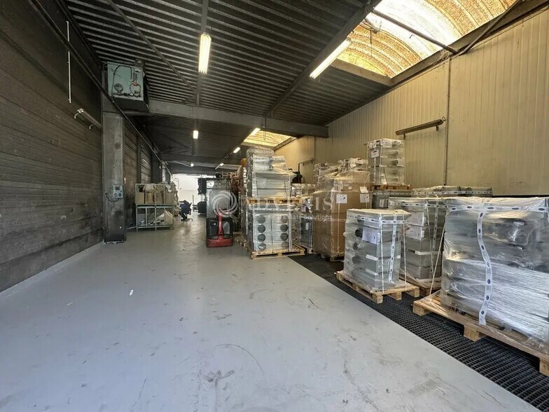 Local d’activités dans Gonesse à louer - Photo de l’immeuble – Image 1 sur 10