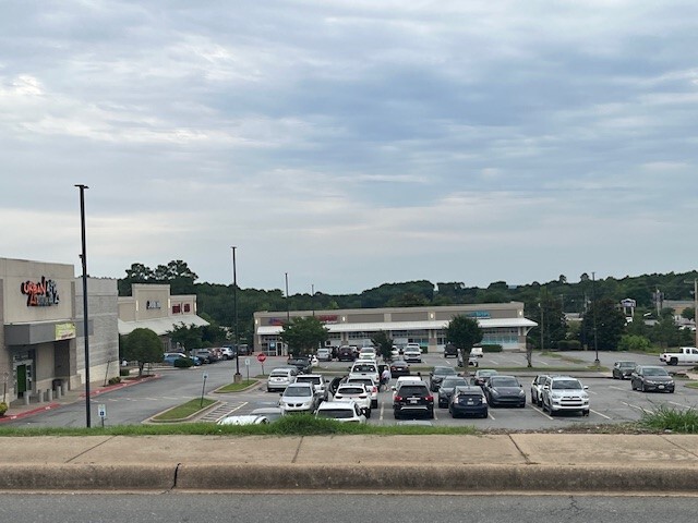 801 Bowman Rd, Little Rock, AR à louer - Photo de l’immeuble – Image 3 sur 7