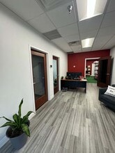 7640-7696 NW 6th Ave, Boca Raton, FL à louer Photo intérieure– Image 2 sur 8