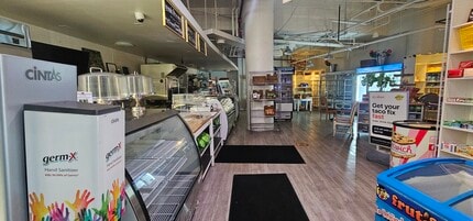 4333 Admiralty Way, Marina Del Rey, CA à louer Photo intérieure– Image 2 sur 2