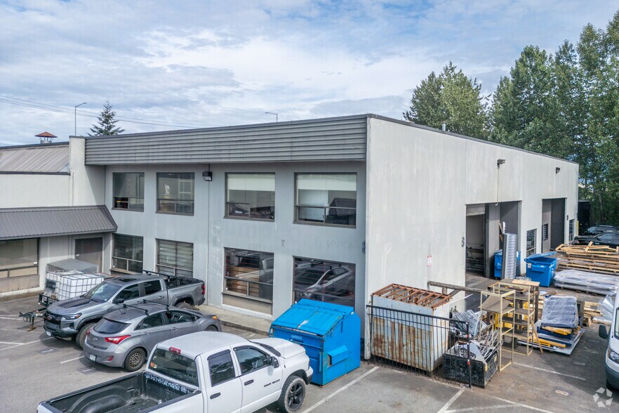 11720 Stewart Cres, Maple Ridge, BC à louer - Photo de l’immeuble – Image 2 sur 4