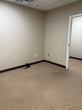 101 W Saint John St, Spartanburg, SC à louer Photo intérieure– Image 1 sur 4