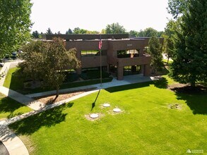3350 Eastbrook Dr, Fort Collins, CO à louer Photo de l’immeuble– Image 1 sur 6