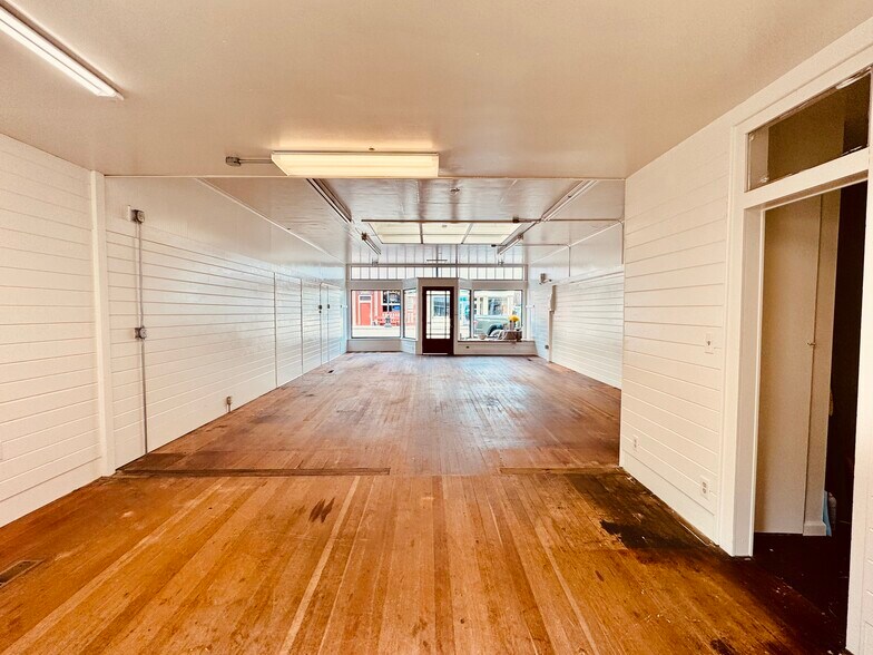 358 Main St, Ferndale, CA à vendre - Photo intérieure – Image 2 sur 7